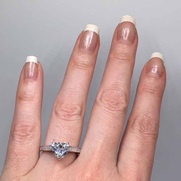 14k white gold ring diamond 2 CT heart engagement - Picture 8 of 9